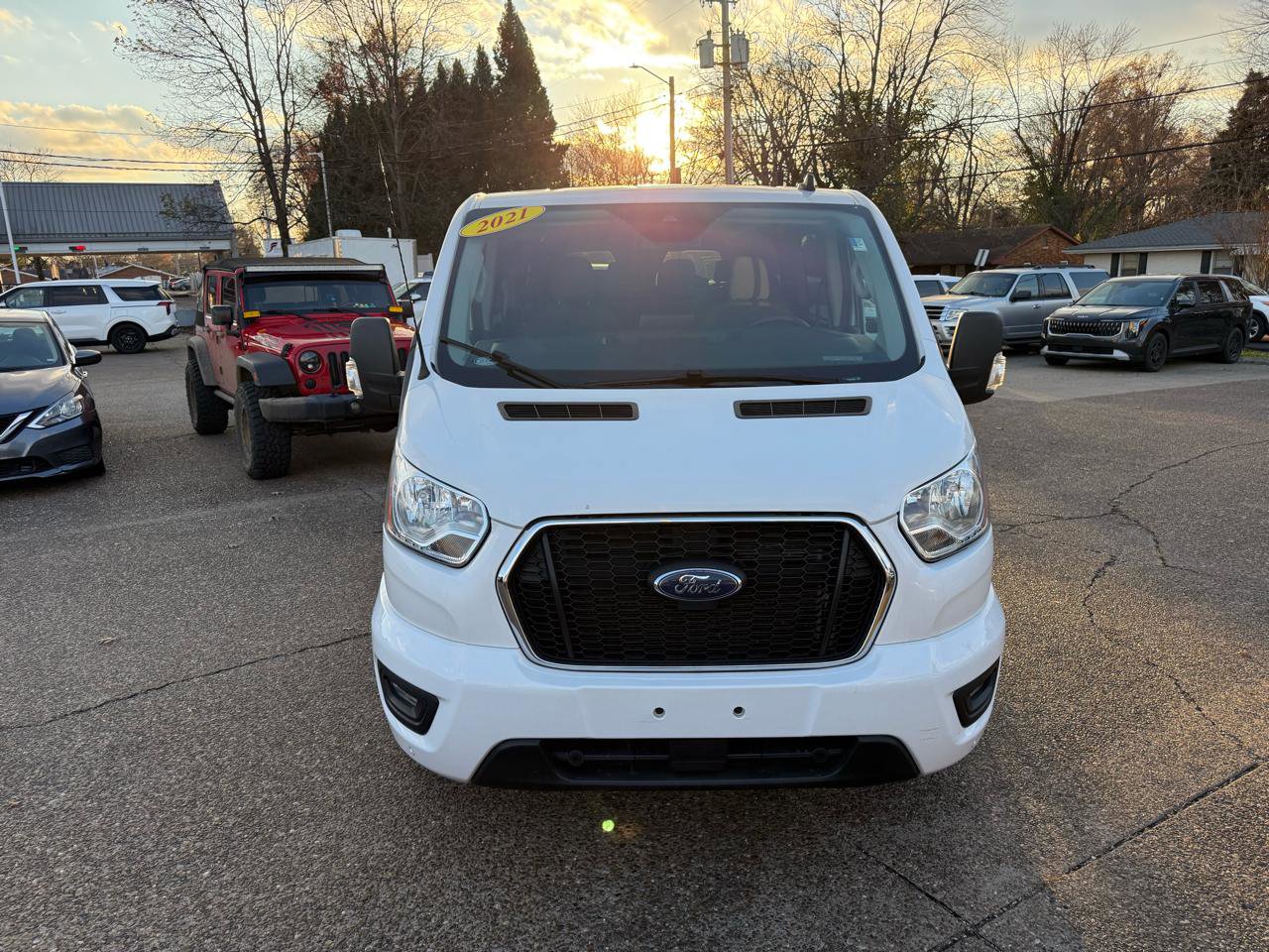 Used 2021 Ford Transit 350 XLT RWD image 2