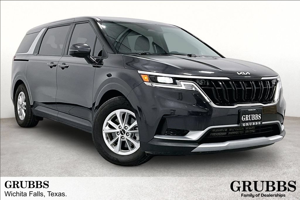 Used 2024 Kia Carnival LX FWD image 1