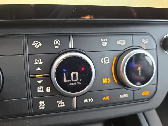 New 2026 Land Rover Defender 110 X-Dynamic SE AWD/4WD image 17