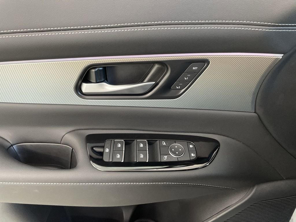 Certified 2025 Nissan Murano SL w/ Cargo Package image 24