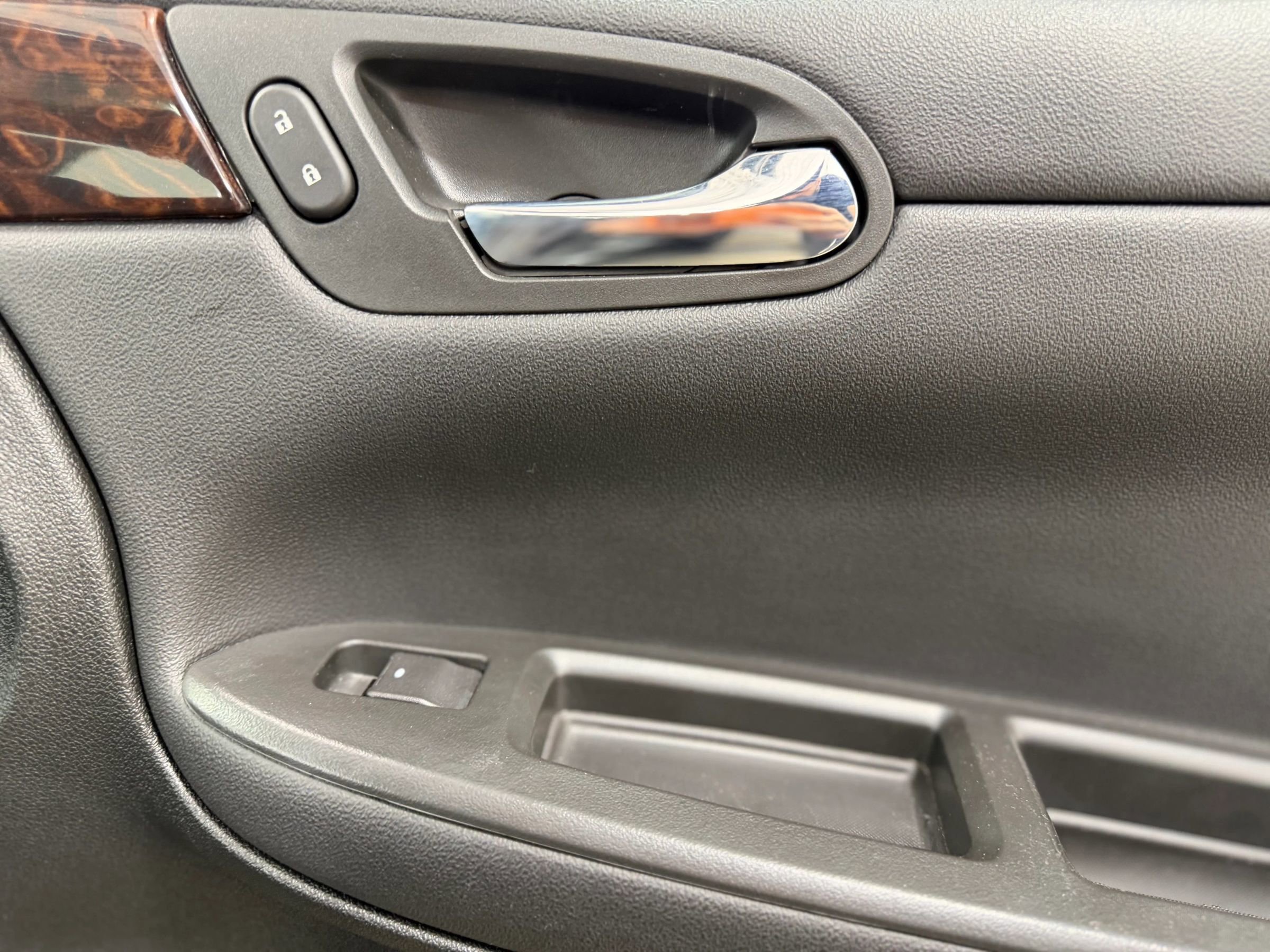 Used 2013 Chevrolet Impala LT w/ LT Sunroof Package FWD image 24