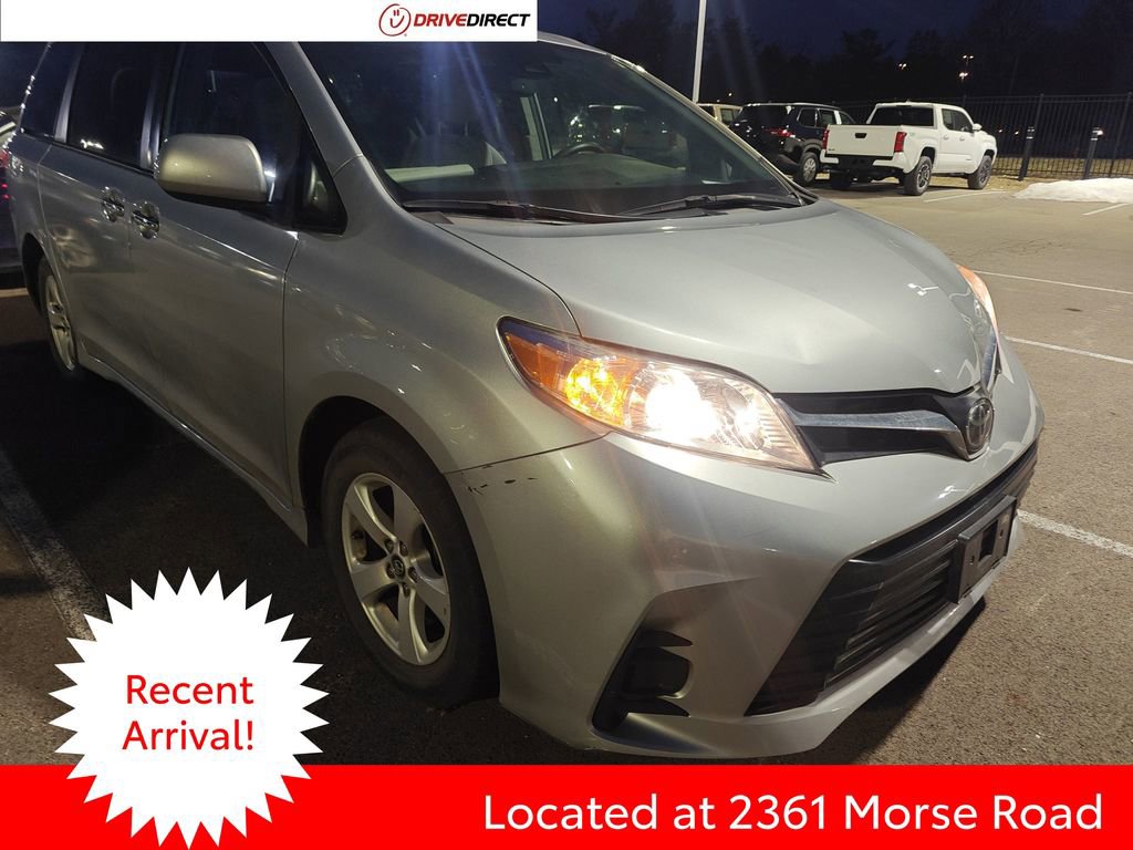 Used 2019 Toyota Sienna LE w/ LE Preferred Package image 1