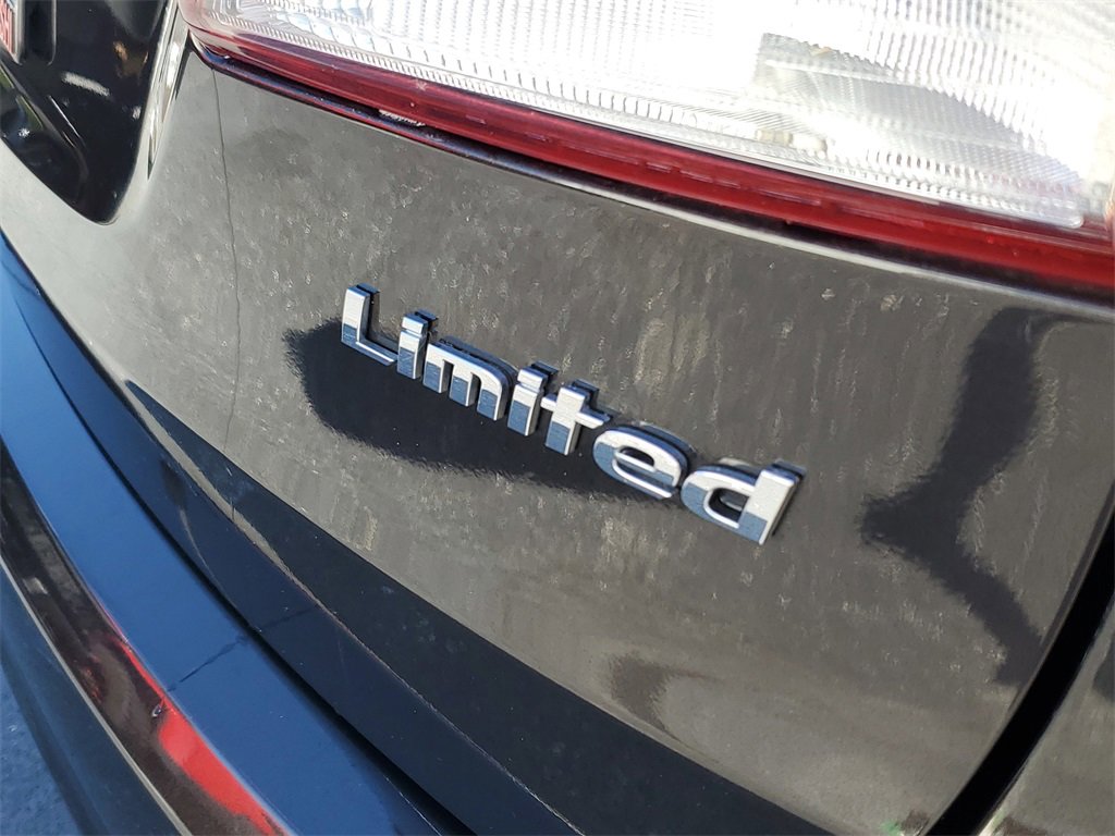 Used 2017 Hyundai Santa Fe Limited image 8