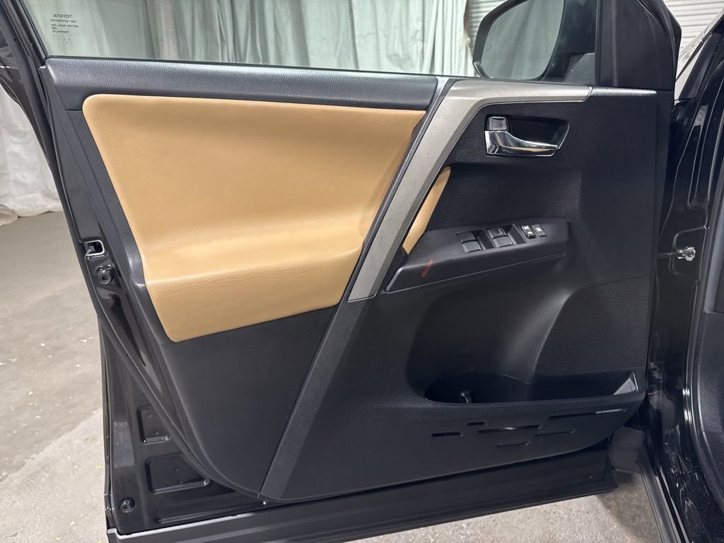 Used 2018 Toyota RAV4 XLE FWD image 15