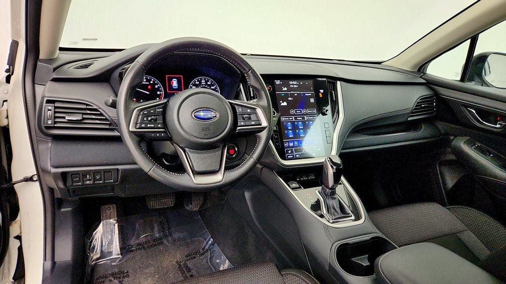 Used 2025 Subaru Outback Premium AWD/4WD image 13