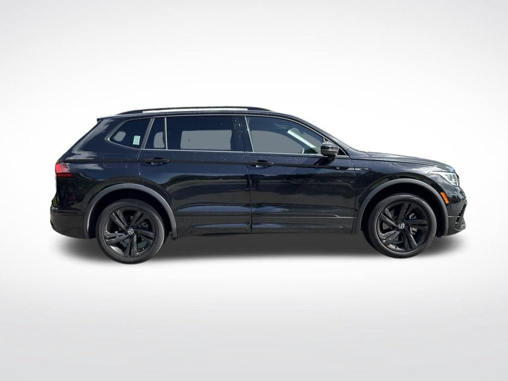 Used 2024 Volkswagen Tiguan SE R-Line FWD image 4