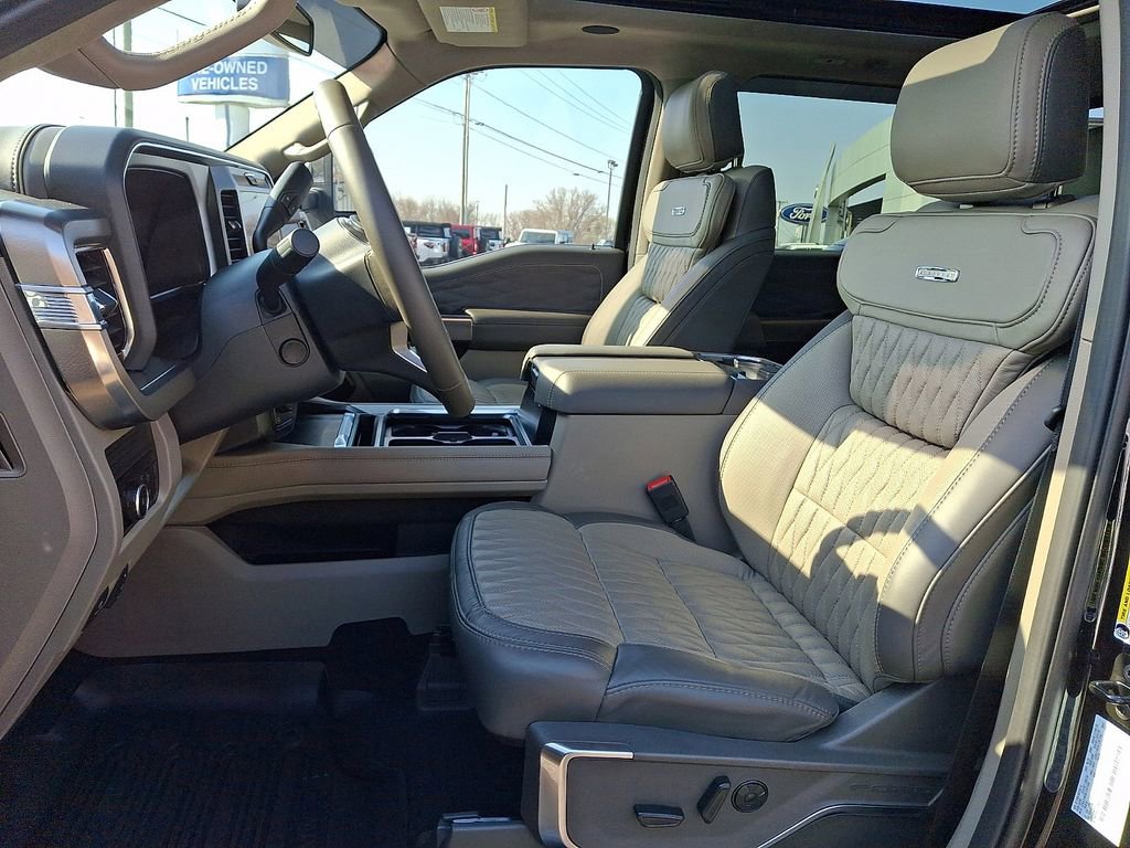 Certified 2025 Ford F250 Platinum w/ Platinum Plus Package image 14