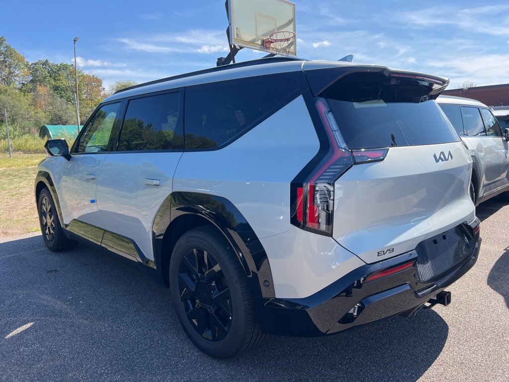 New 2026 Kia EV9 Land image 2