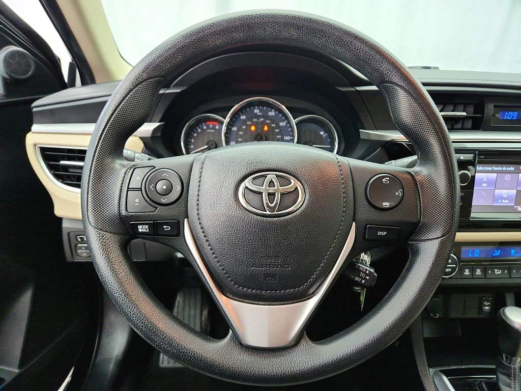 Used 2015 Toyota Corolla LE FWD image 13