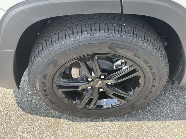 Used 2023 GMC Terrain AT4 w/ Infotainment Package II AWD/4WD image 17