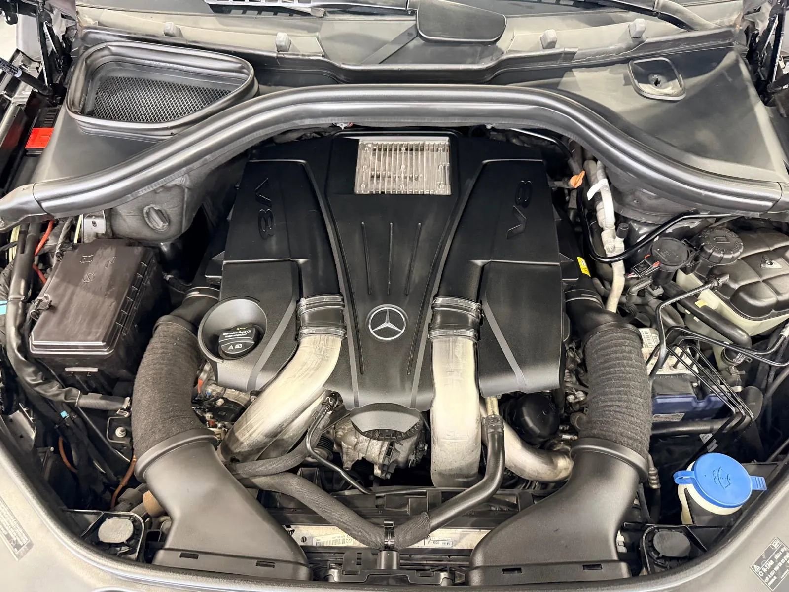 Used 2013 Mercedes-Benz GL 550 4MATIC image 47