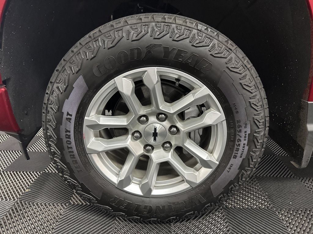 Used 2025 Chevrolet Silverado 1500 RST w/ Z71 Off-Road Package AWD/4WD image 35