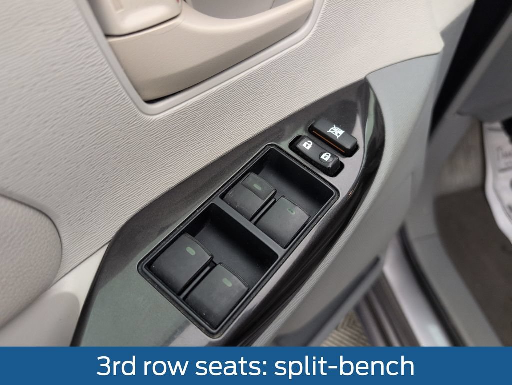 Used 2013 Toyota Sienna L FWD image 32