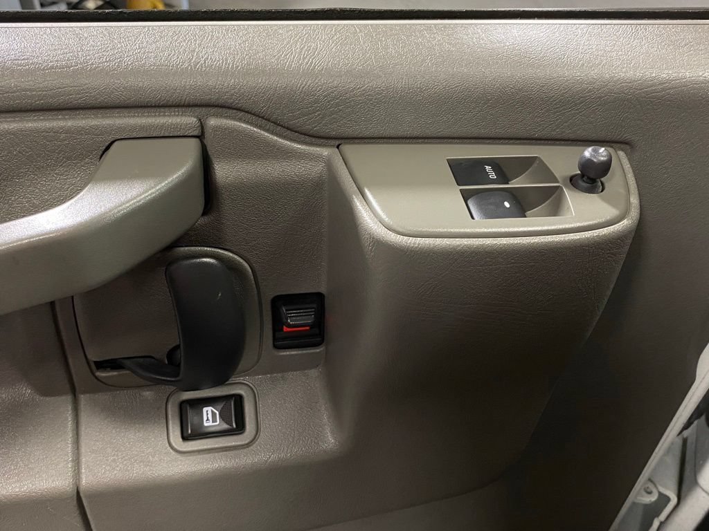 Used 2019 Chevrolet Express 3500 LT w/ LT Preferred Equipment Group RWD image 14