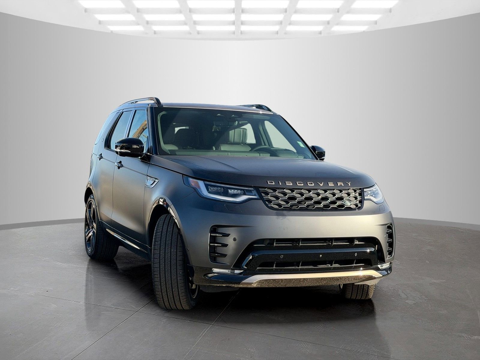 New 2026 Land Rover Discovery Limited Edition image 3