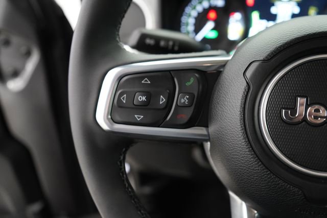 Used 2025 Jeep Wrangler Unlimited Sahara image 16