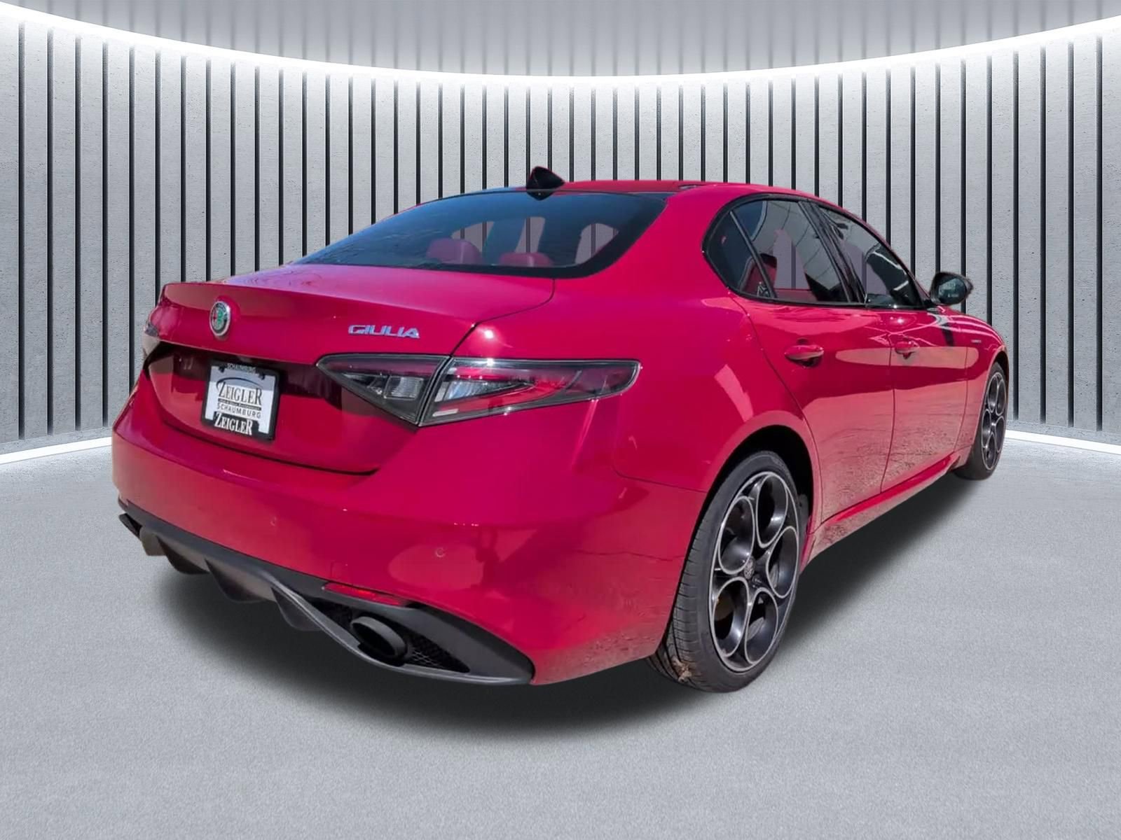 Used 2024 Alfa Romeo Giulia Veloce AWD/4WD image 9