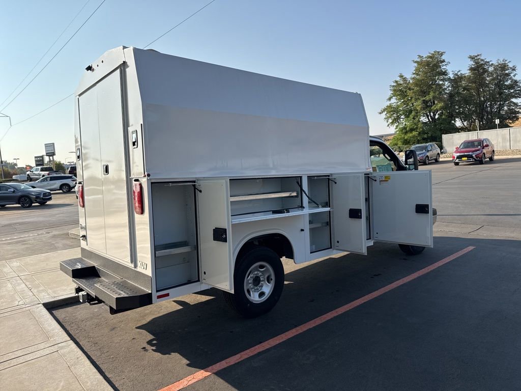 New 2024 GMC Savana 3500 w/ Power Convenience Package RWD image 31