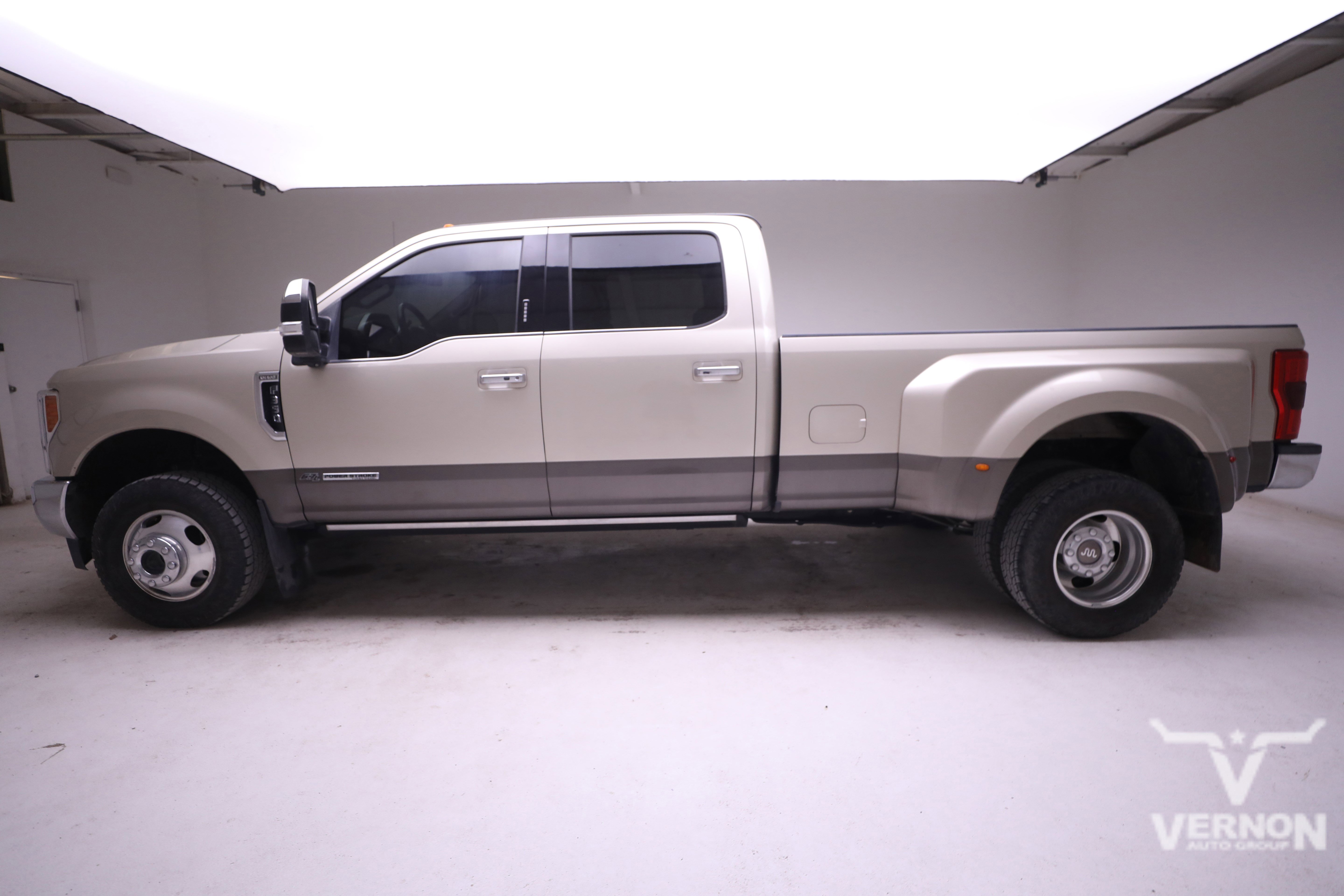 Used 2018 Ford F350 King Ranch w/ King Ranch Ultimate Package image 2