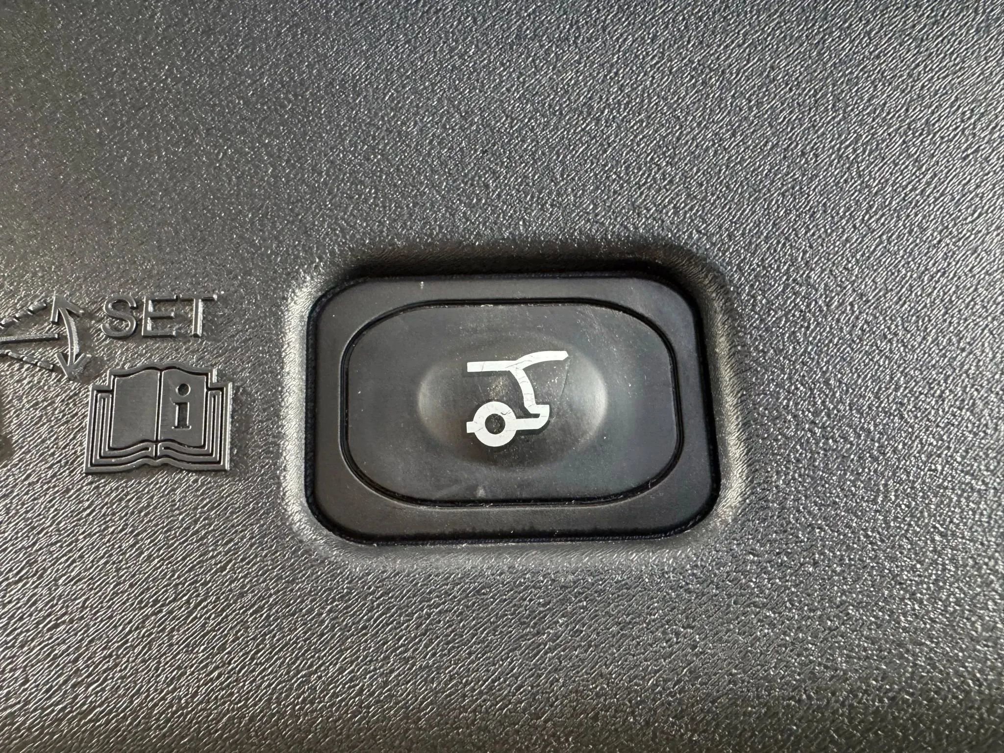 Used 2024 Lincoln Nautilus Reserve w/ Equipment Group 202A image 32