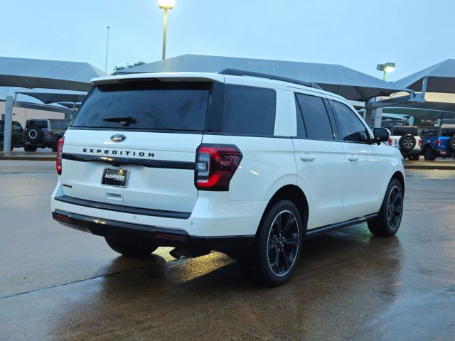 Used 2023 Ford Expedition Limited RWD image 5