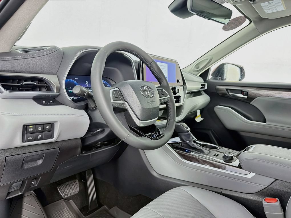 New 2026 Toyota Highlander Limited AWD/4WD image 13