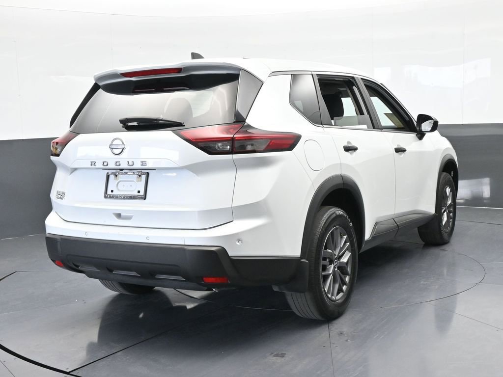 Used 2024 Nissan Rogue S image 5