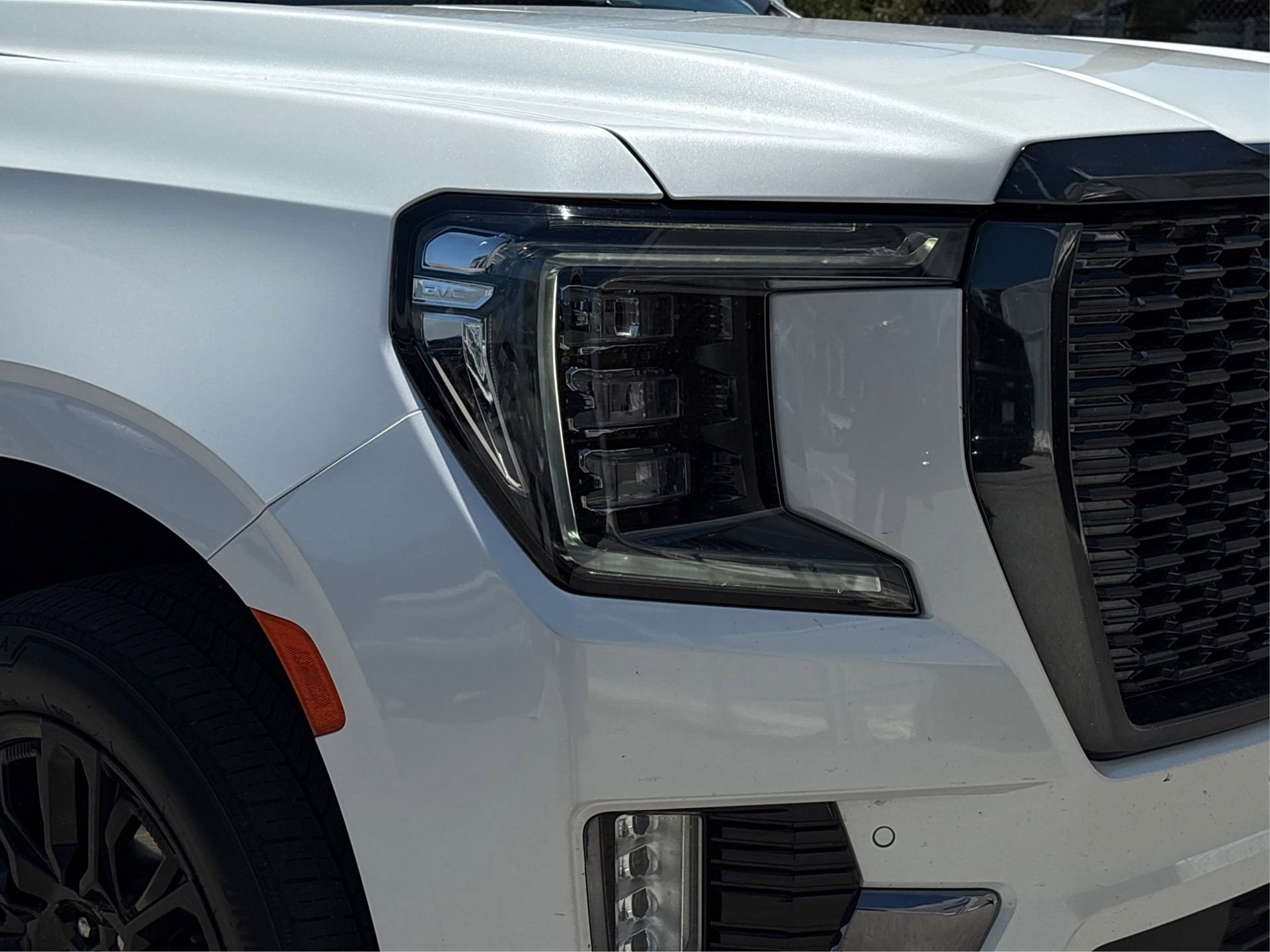 Used 2024 GMC Yukon Denali Ultimate AWD/4WD image 14