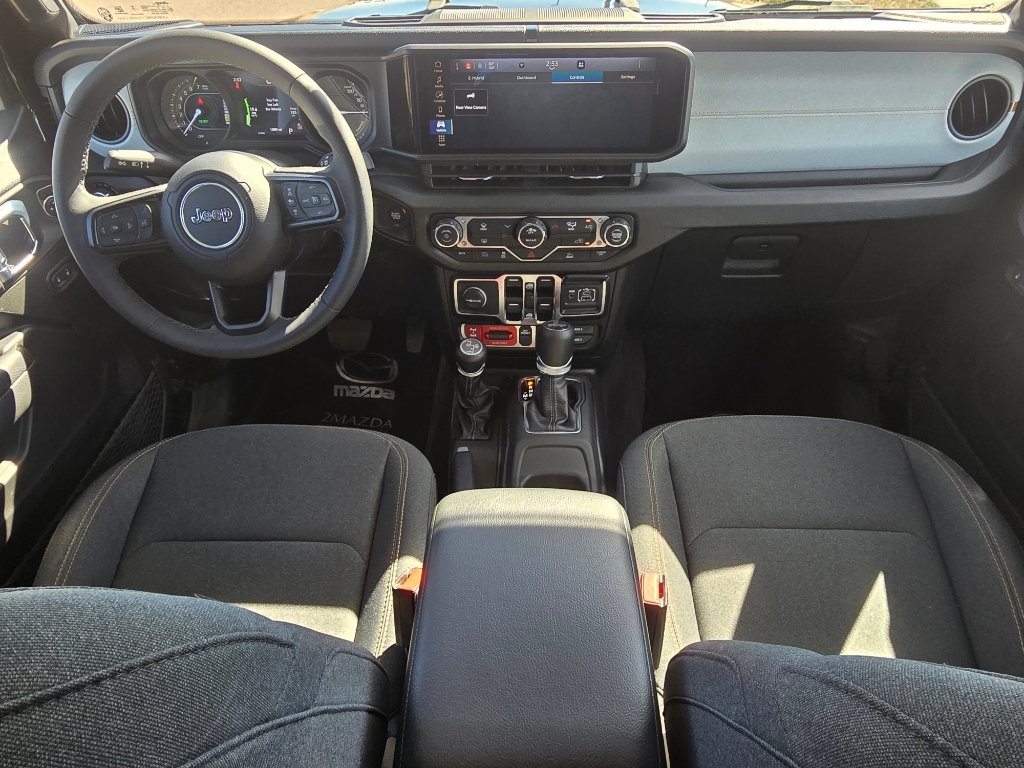 Used 2025 Jeep Wrangler Willys image 24