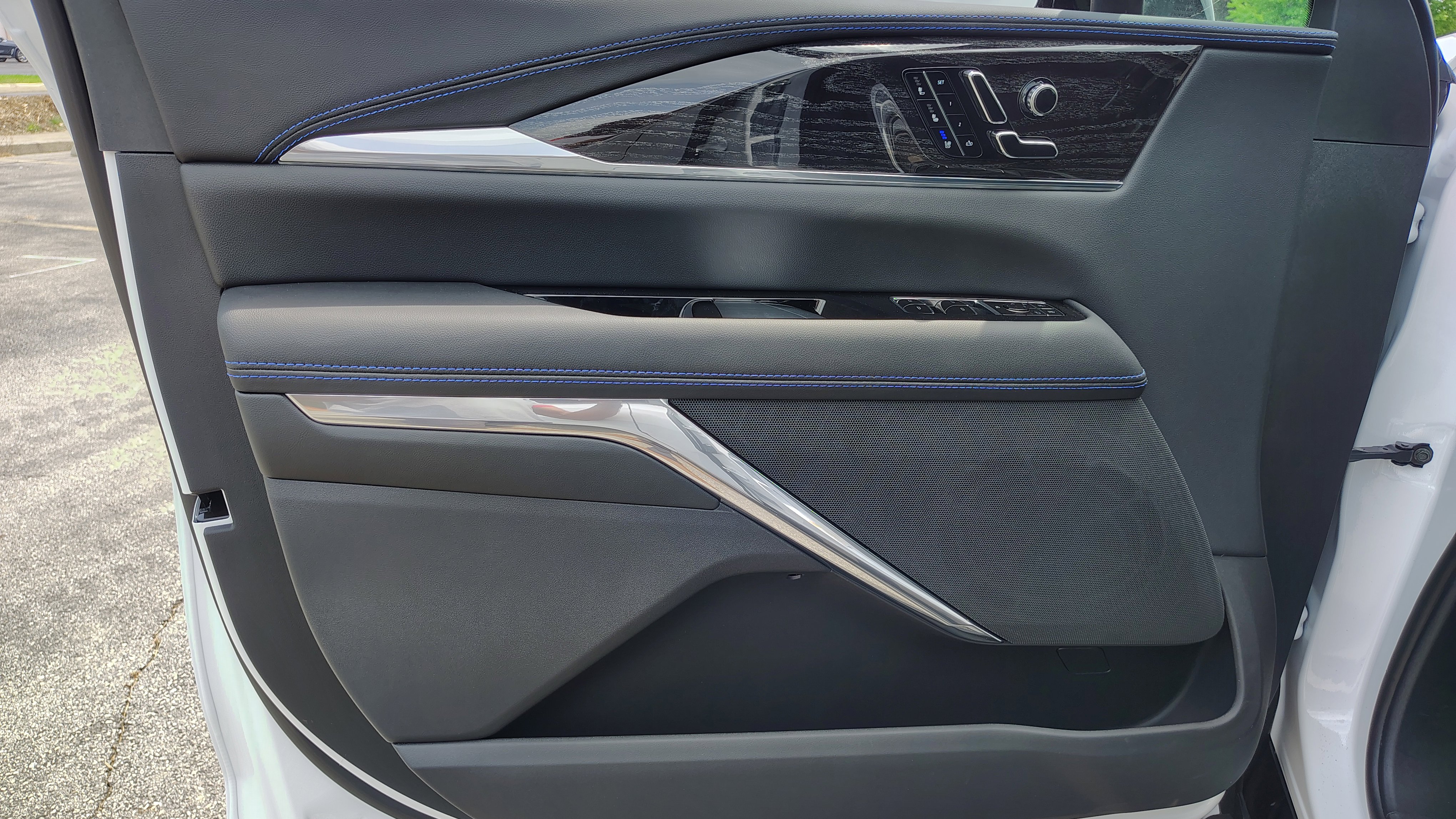 New 2025 Cadillac Escalade IQ Luxury 1 image 11