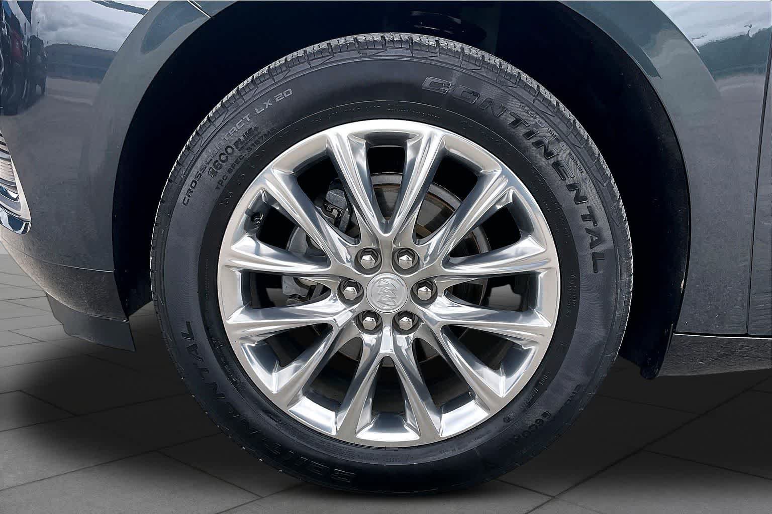 Used 2020 Buick Enclave Essence w/ Sound and Sites Package FWD image 10