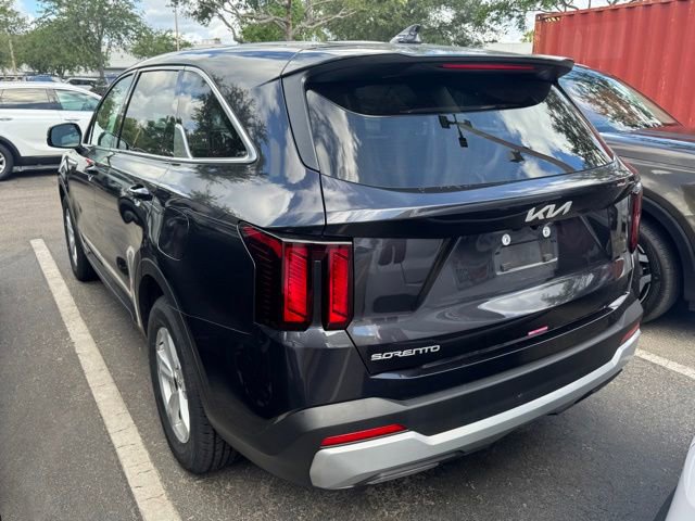 Certified 2025 Kia Sorento LX FWD image 2