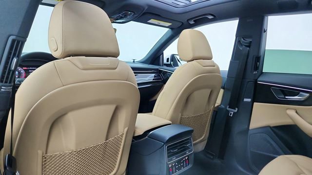 Used 2021 Audi Q8 Prestige w/ Prestige Package AWD/4WD image 30