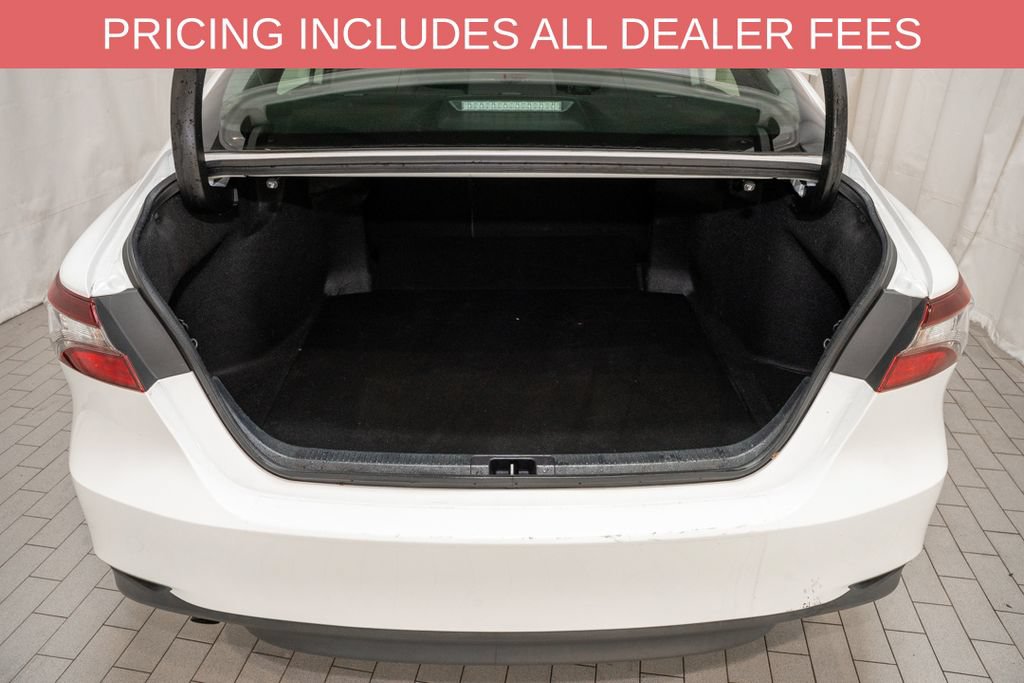 Used 2023 Toyota Camry LE FWD image 5