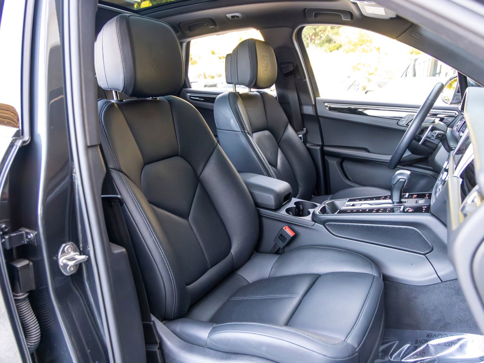 Certified 2024 Porsche Macan image 61