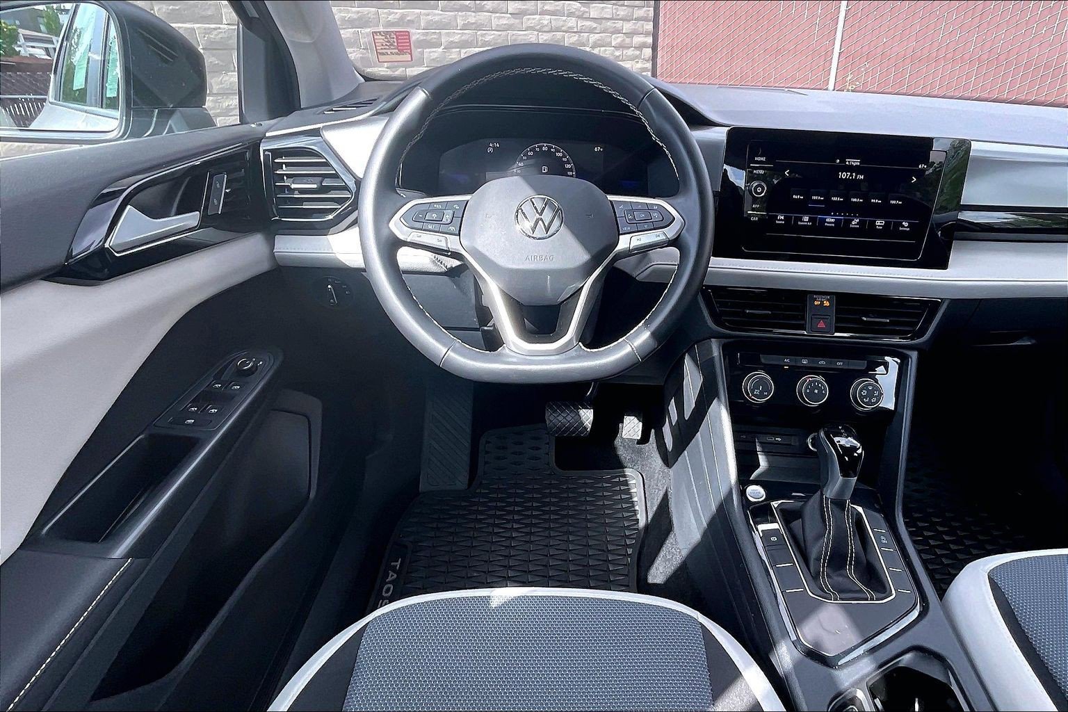 Certified 2025 Volkswagen Taos S FWD image 4