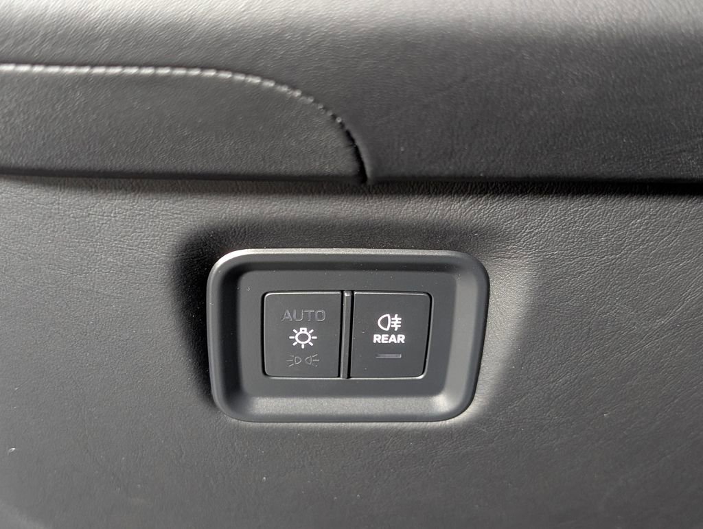 New 2026 Porsche Cayenne GTS image 35