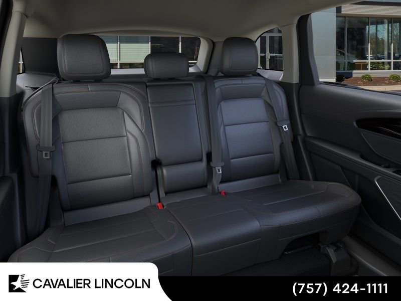 Used 2026 Lincoln Nautilus Premier AWD/4WD image 11