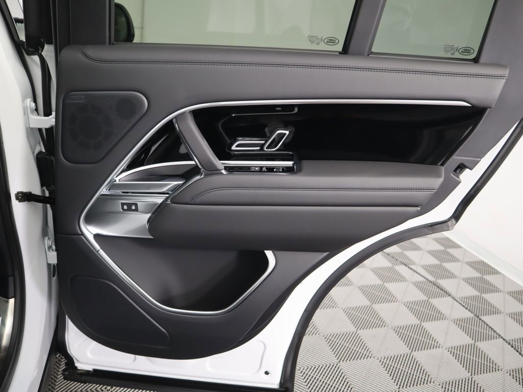 New 2025 Land Rover Range Rover SE image 28