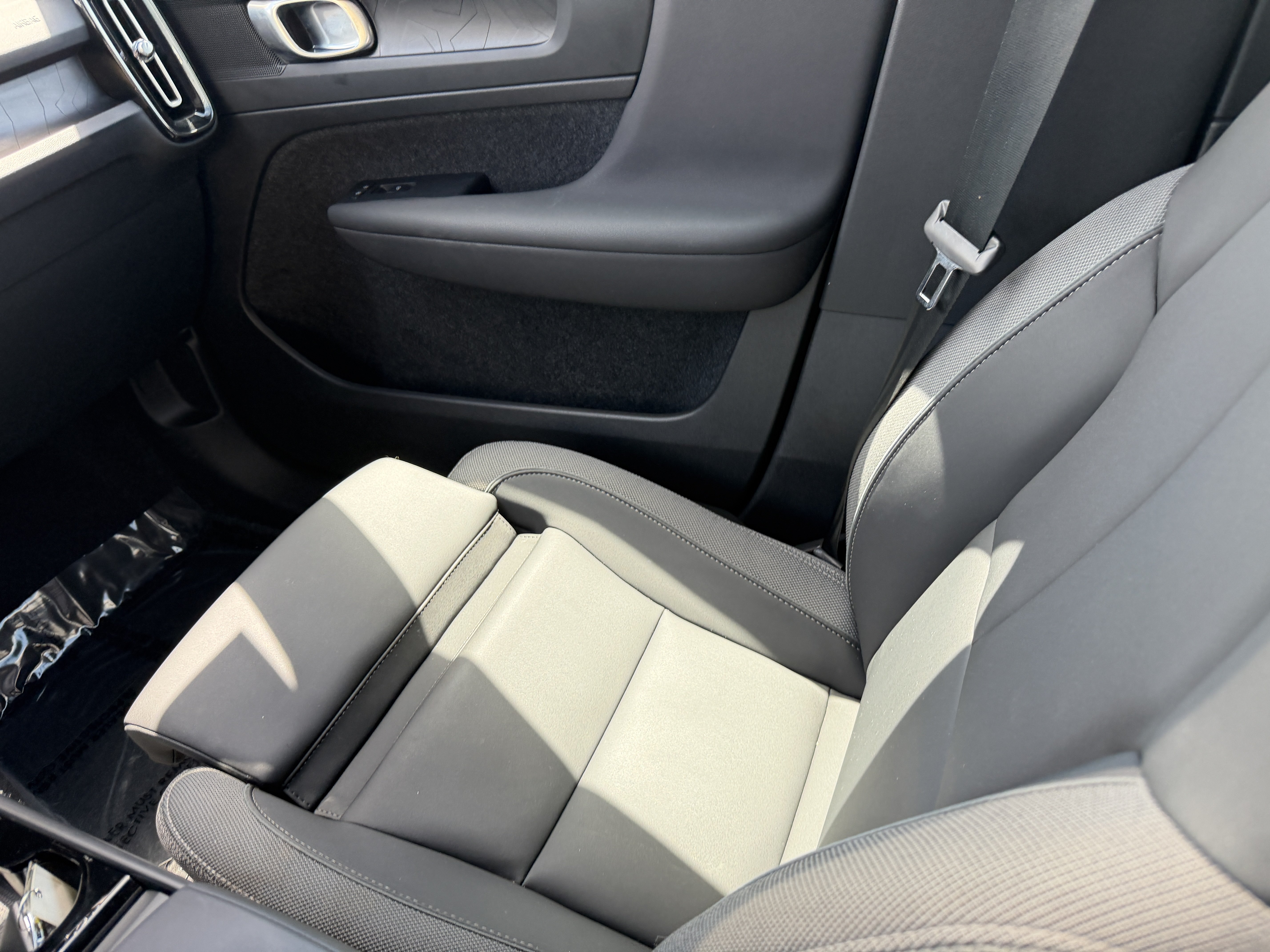 Certified 2023 Volvo C40 Recharge Core AWD/4WD image 14