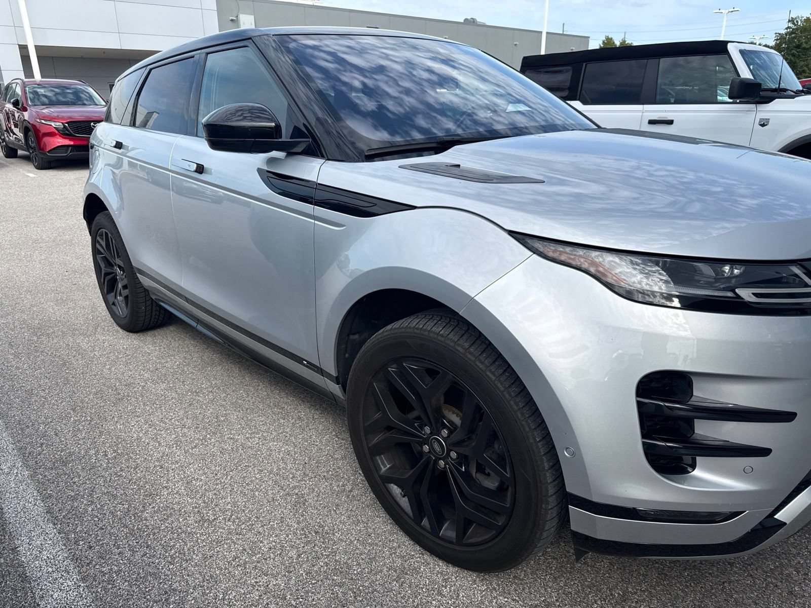 Used 2020 Land Rover Range Rover Evoque R-Dynamic SE AWD/4WD image 2