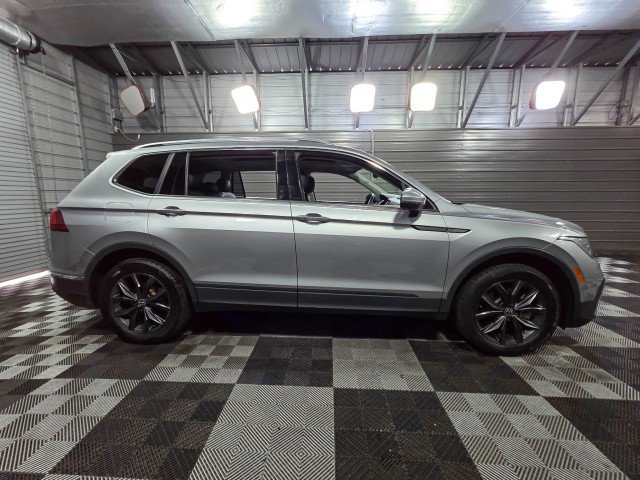 Used 2022 Volkswagen Tiguan SE FWD image 9