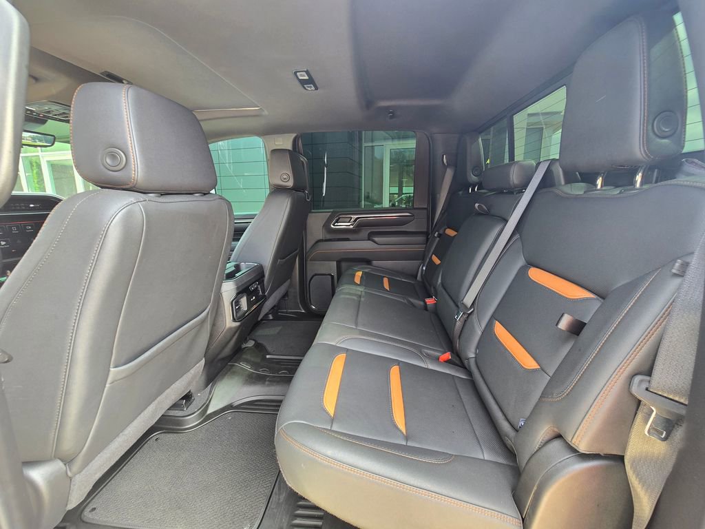 Used 2024 GMC Sierra 2500 AT4 w/ AT4 Premium Plus Package AWD/4WD image 17