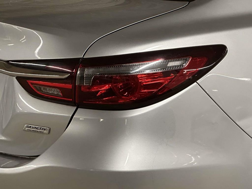 Used 2018 MAZDA MAZDA6 Touring FWD image 9