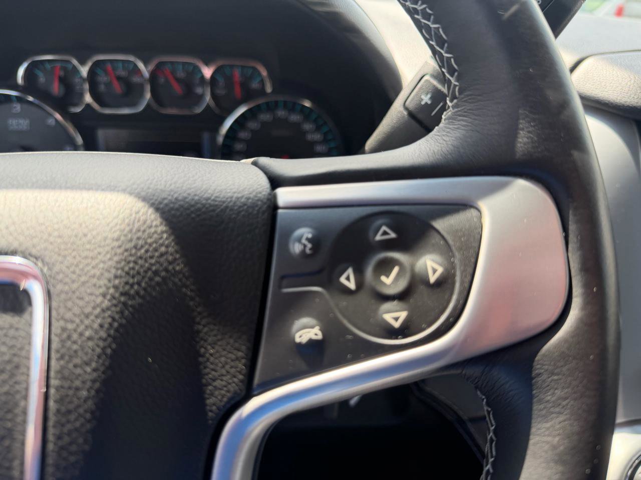 Used 2017 GMC Yukon SLE w/ SLE Value Package image 48