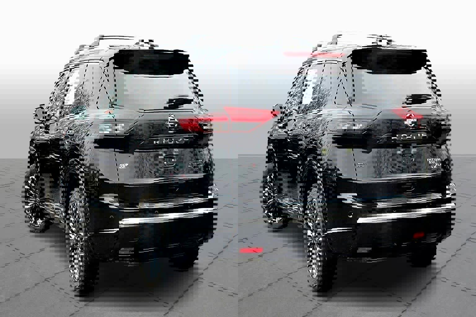 Used 2025 Nissan Rogue Platinum w/ Platinum Premium Package AWD/4WD image 12