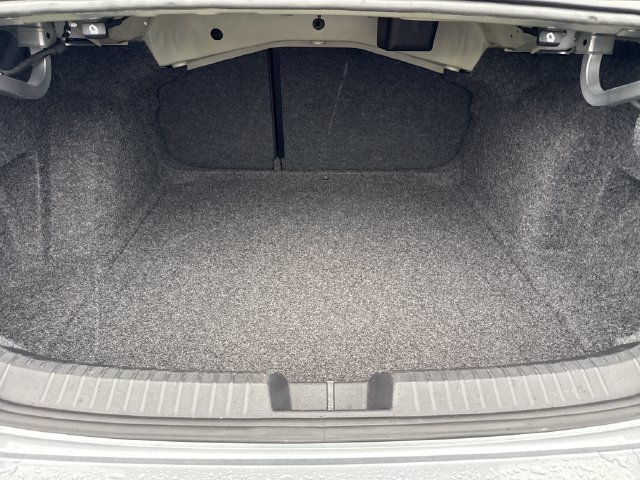 Used 2025 Volkswagen Jetta SE FWD image 13