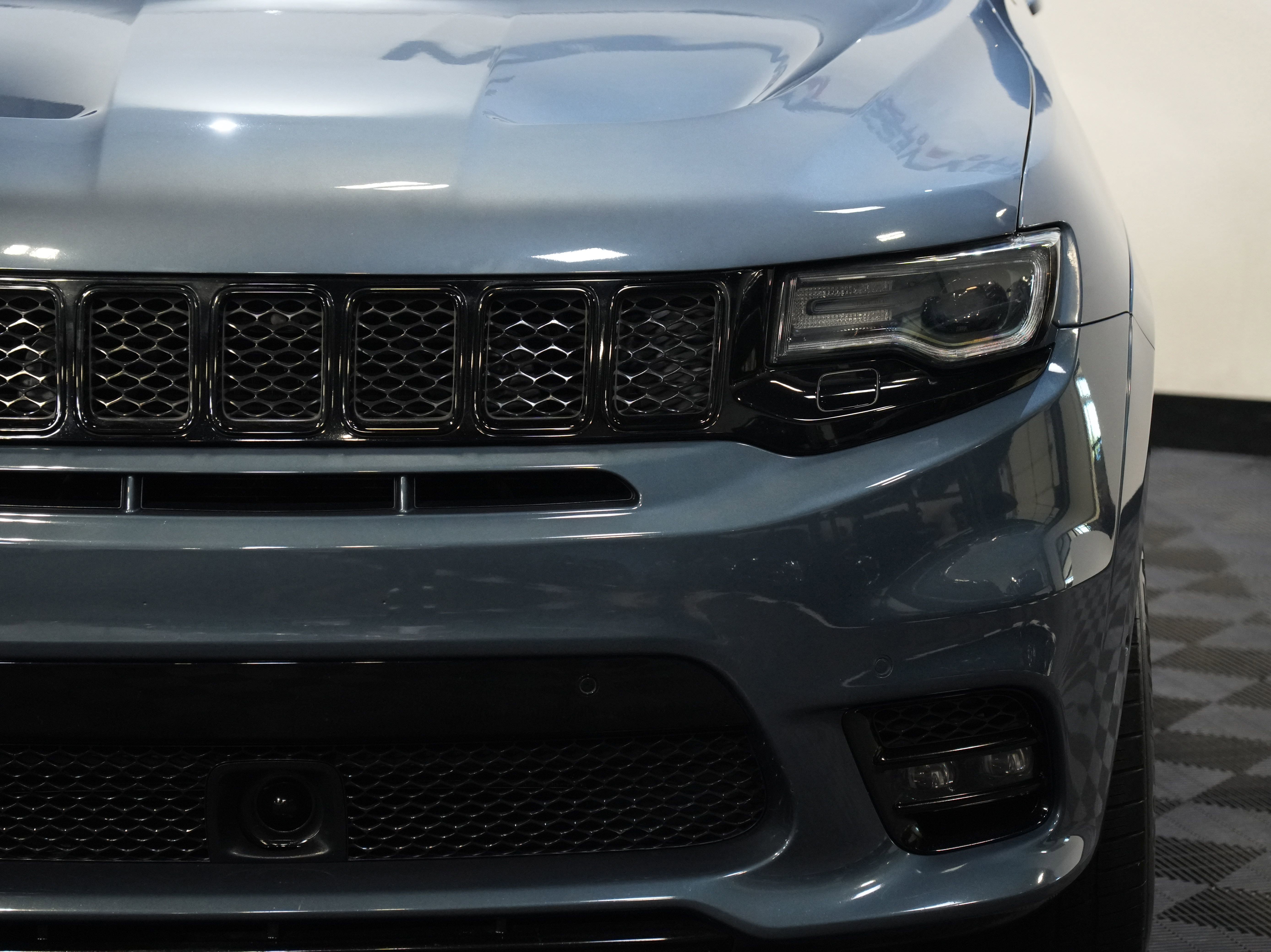 Used 2019 Jeep Grand Cherokee SRT w/ Trailer Tow Group IV AWD/4WD image 10