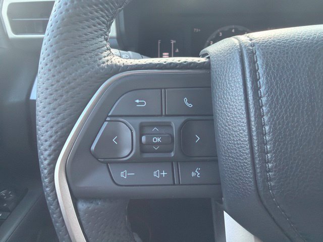 Used 2025 Toyota Tacoma SR5 AWD/4WD image 17