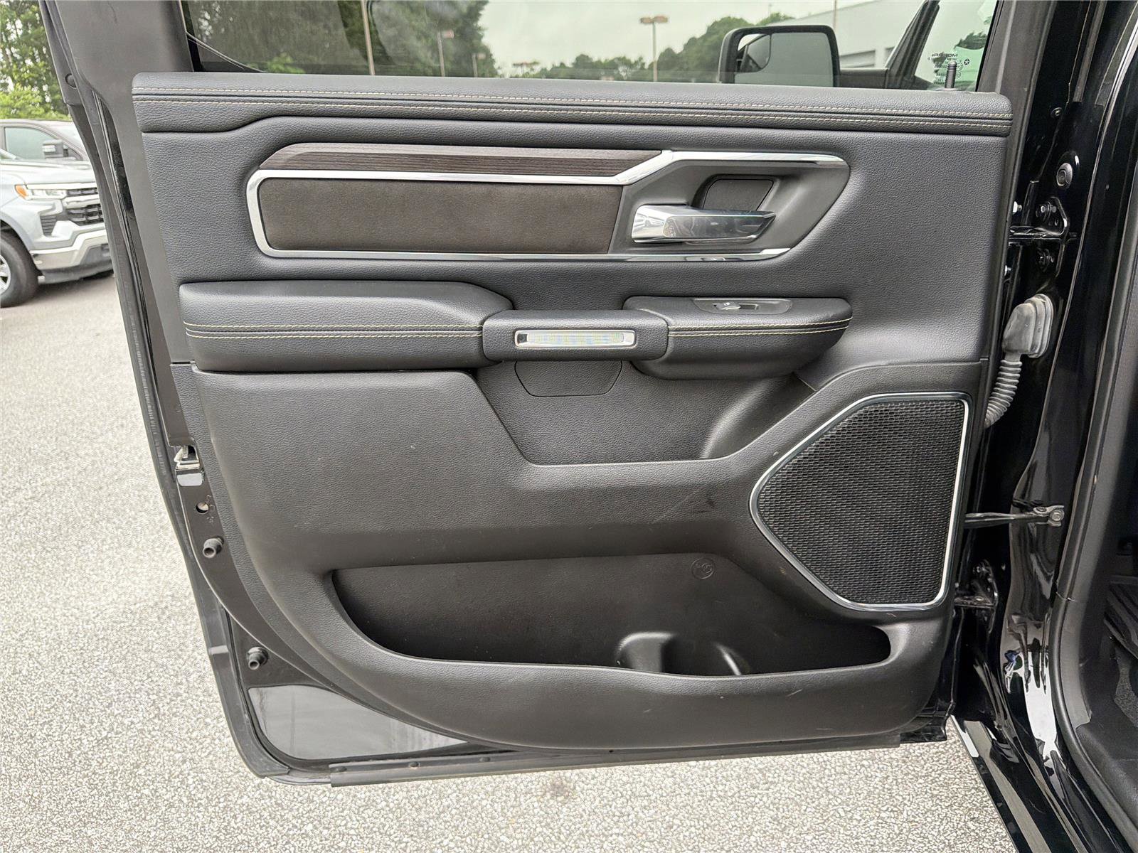 Used 2025 RAM 1500 Laramie AWD/4WD image 20